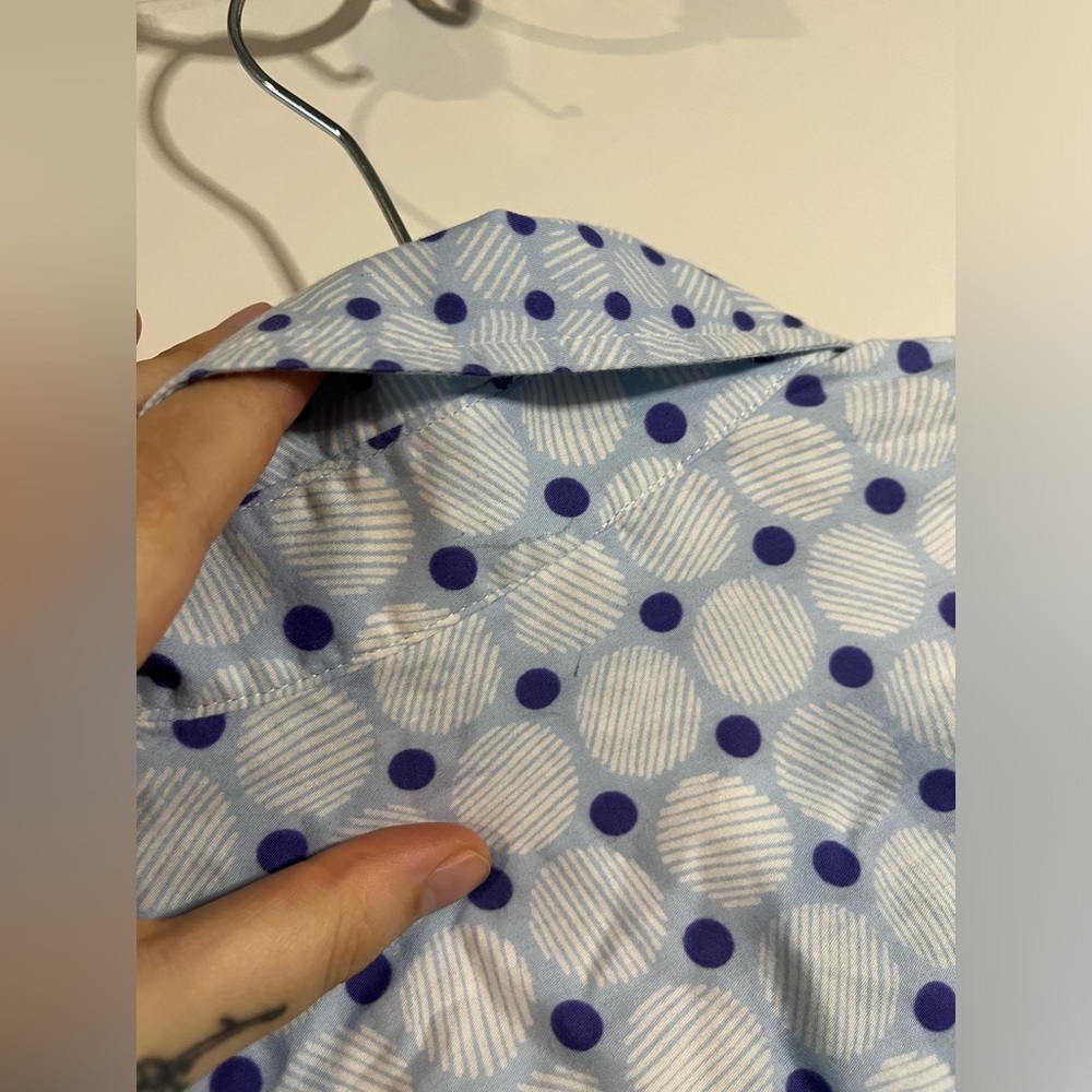 Finley Button Down White Blue Pattern Collared Lo… - image 8